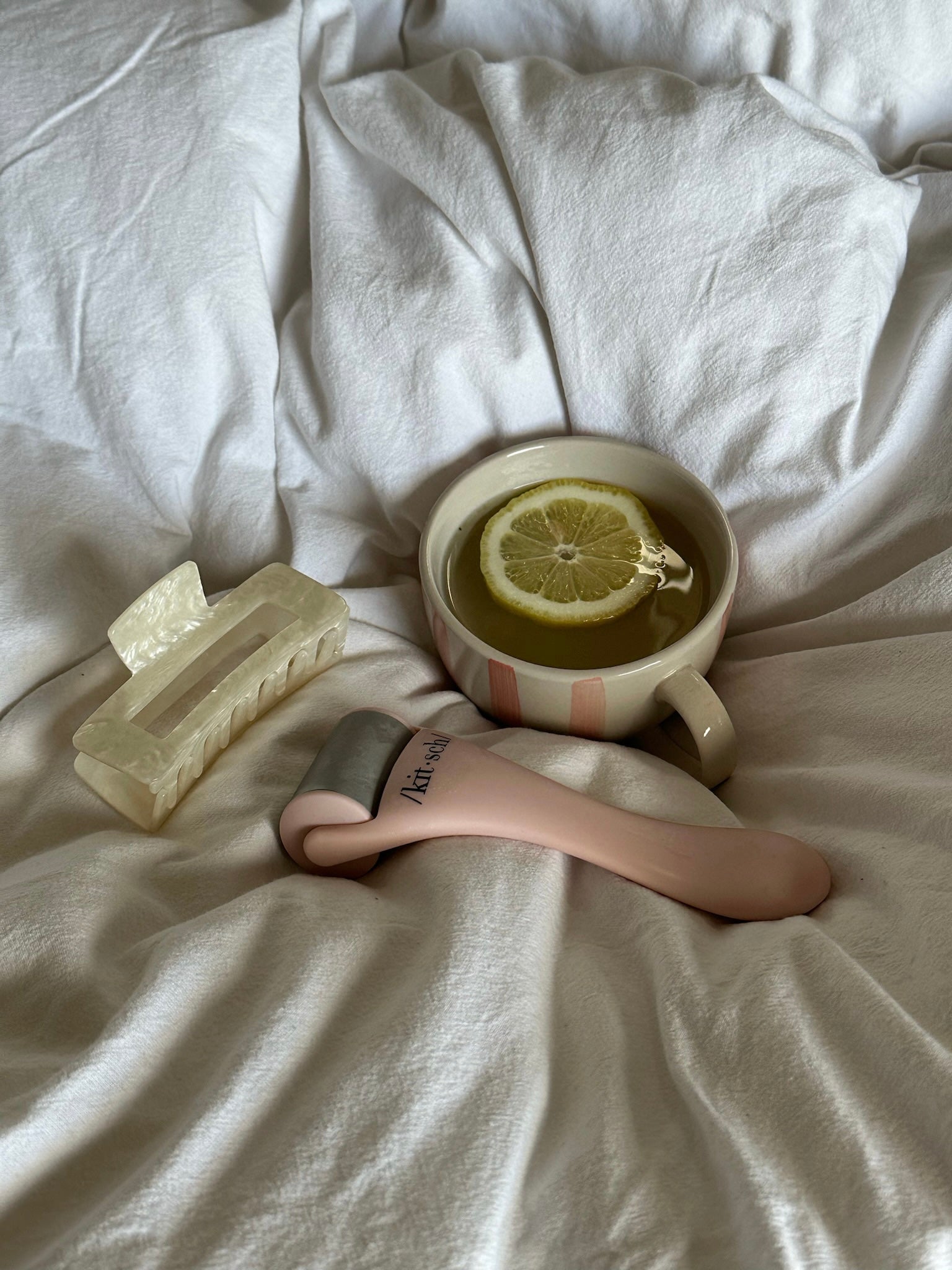 claire - hair clip image 4