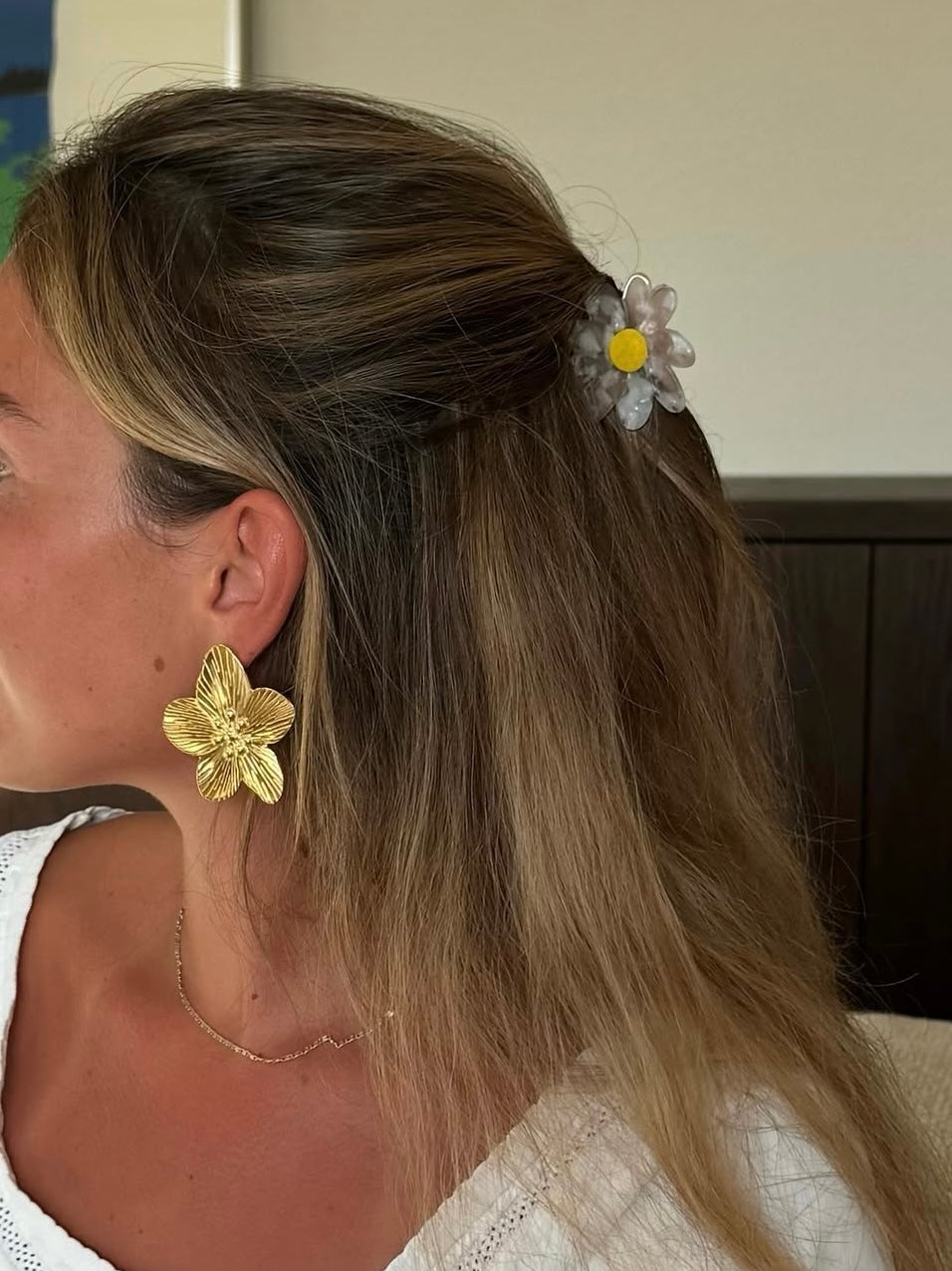 daisy - hair clip image 1