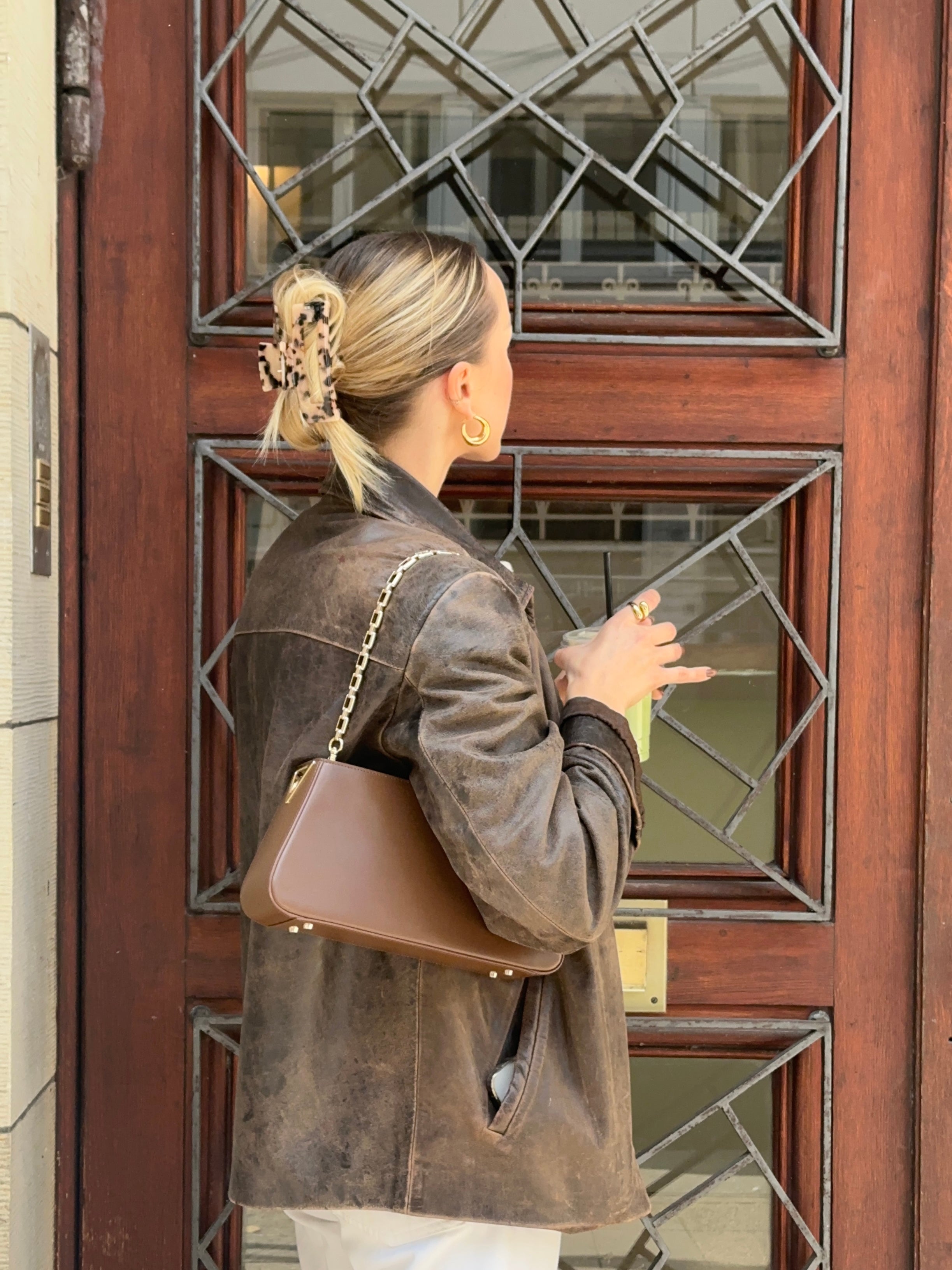 claire - hair clip image 5