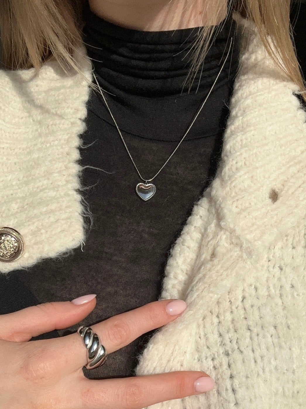 love - necklace image 3