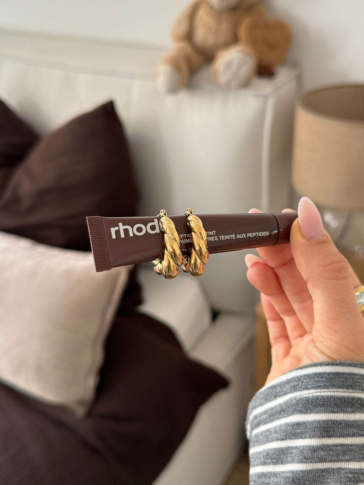 main character - earrings