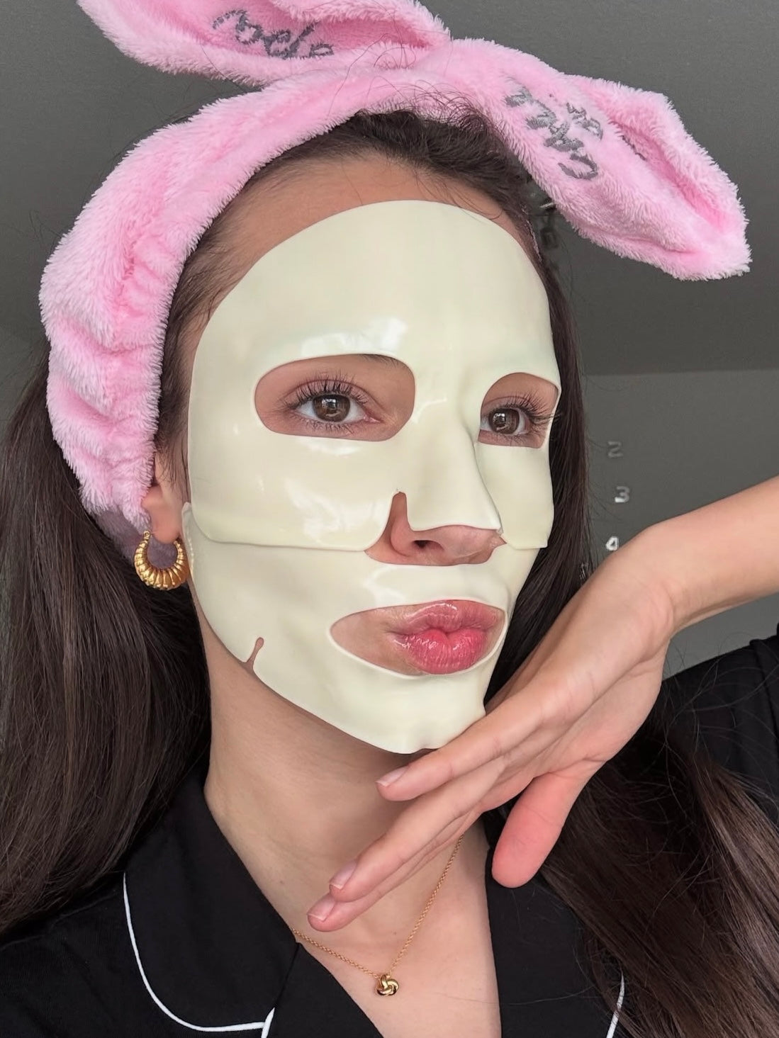 flat croissant - earrings  image 1