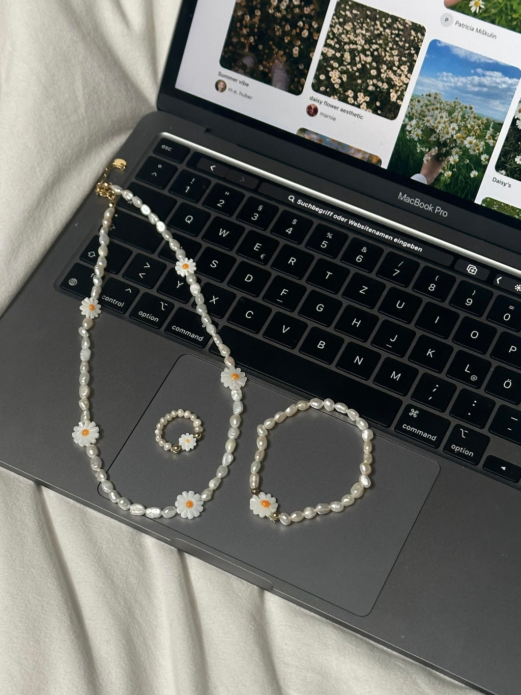 daisy pearl - necklace image 2